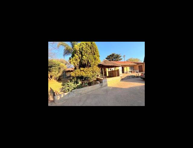 4 BEDROOM HOUSE FOR SALE IN NORKEM PARK
